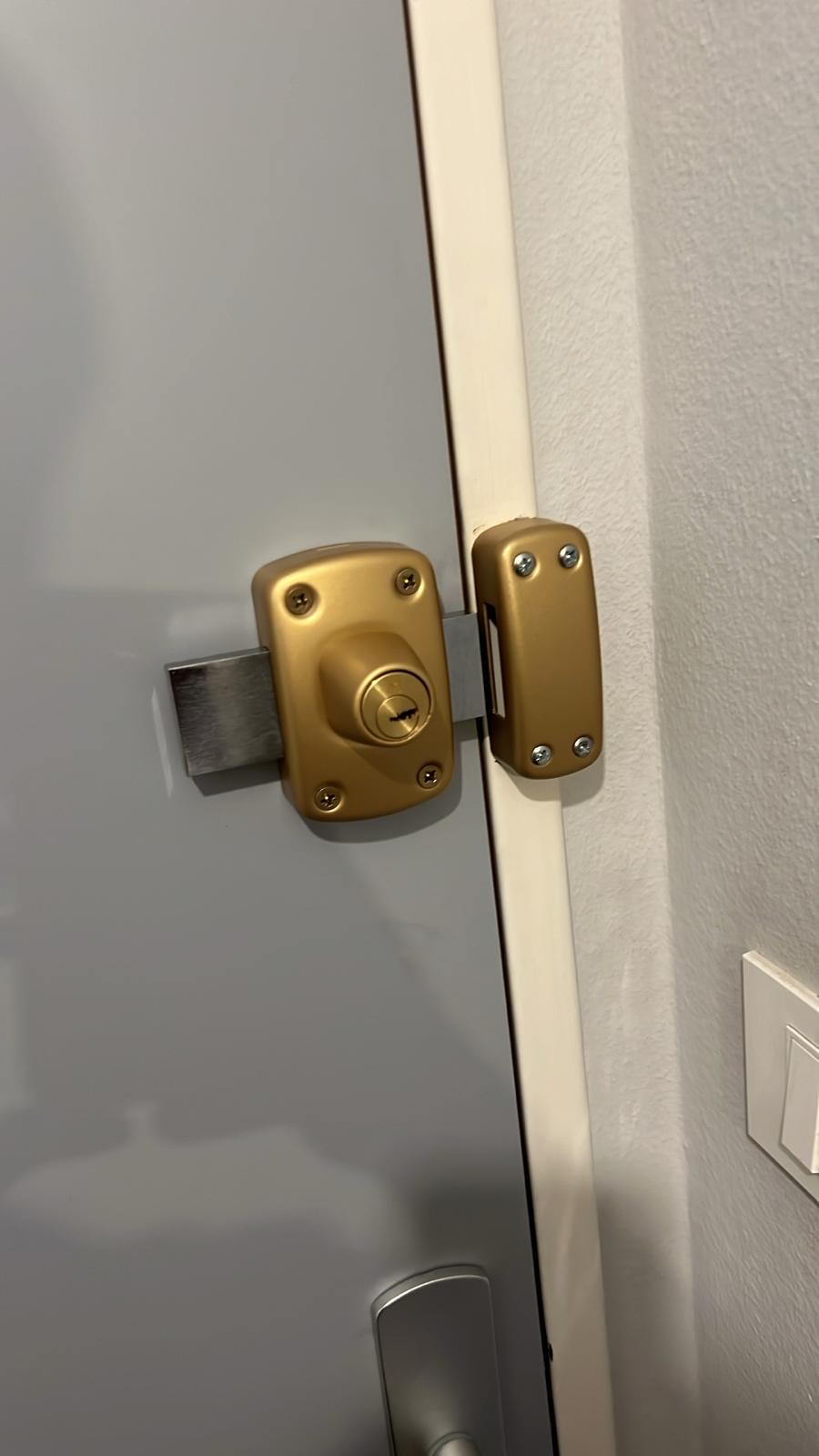 Pose de poignée blindée HERACLES par serrurier FORTEK